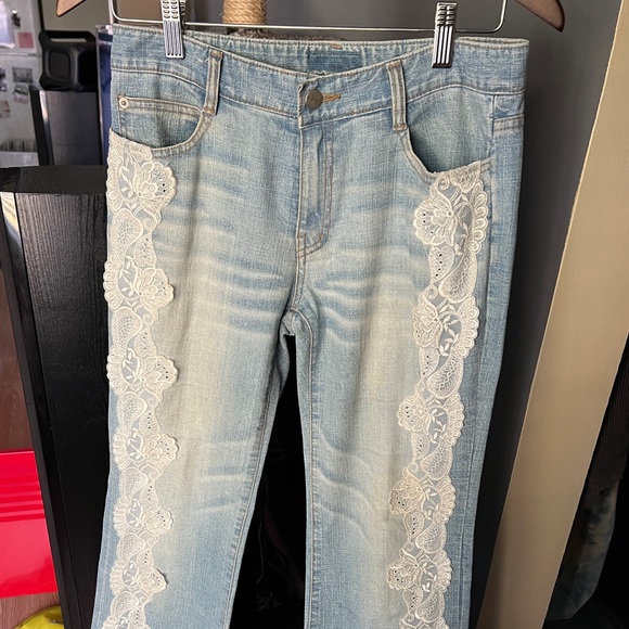 Lace Detail Jeans - Picture 1 of 7